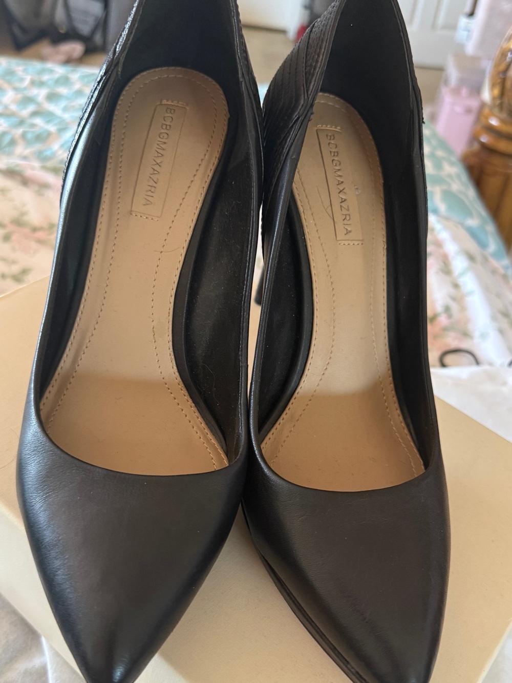 BCBGMaxAzria Black Pointed Leather Pumps